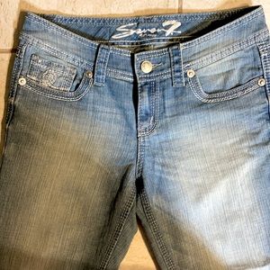 Seven7 light wash ankle jeans
